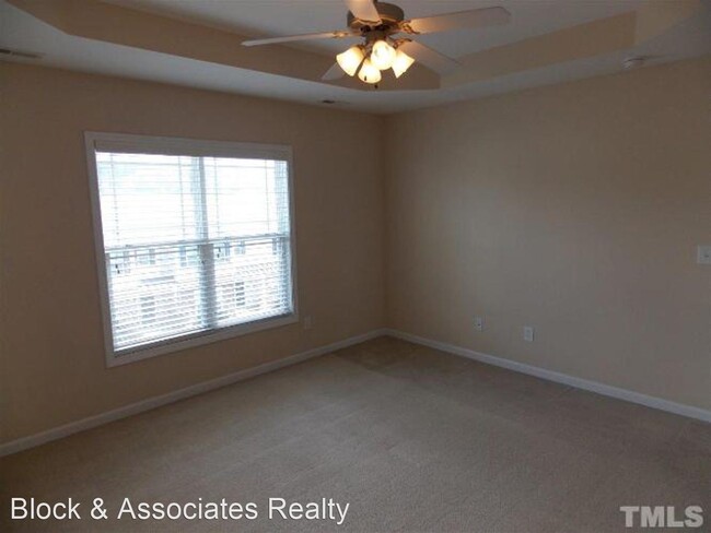 Building Photo - 4 br, 3.5 bath House - 705 Keystone Park D...