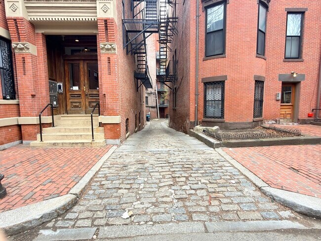 Building Photo - 420 Massachusetts Ave