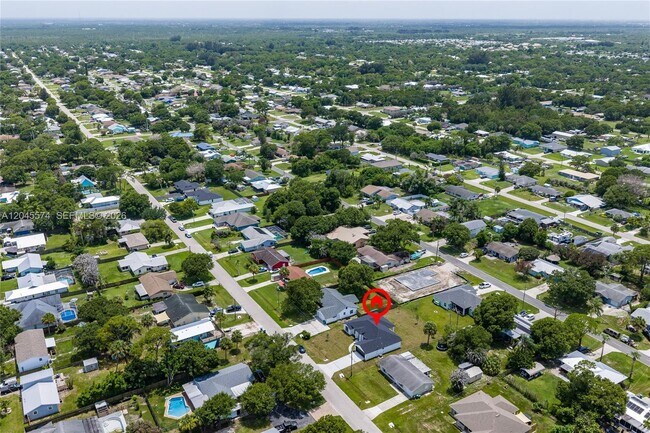 Building Photo - 5203 Birch Dr