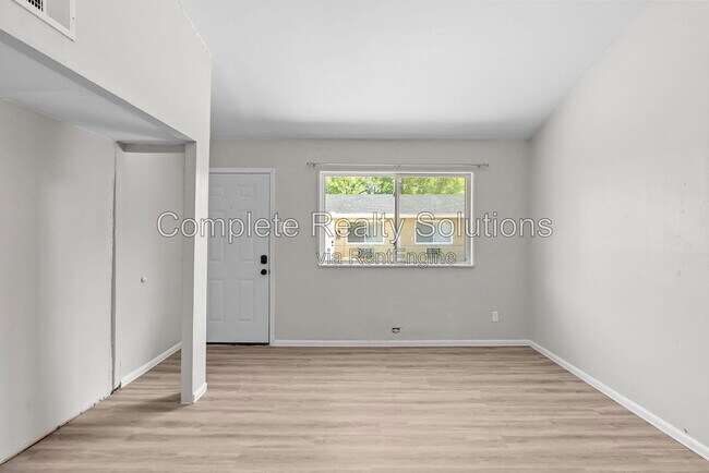 Building Photo - 2323 Woodson Rd