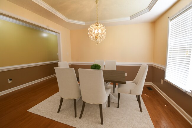 Building Photo - Coming Soon!! 4 Bedroom 2.5 Bath Nicely Renovated with Updated Fixtures! - No Pets