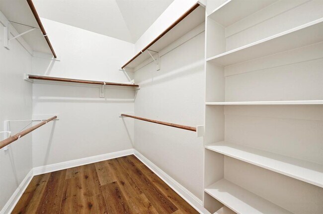 Building Photo - 645 Clear Springs Hollow