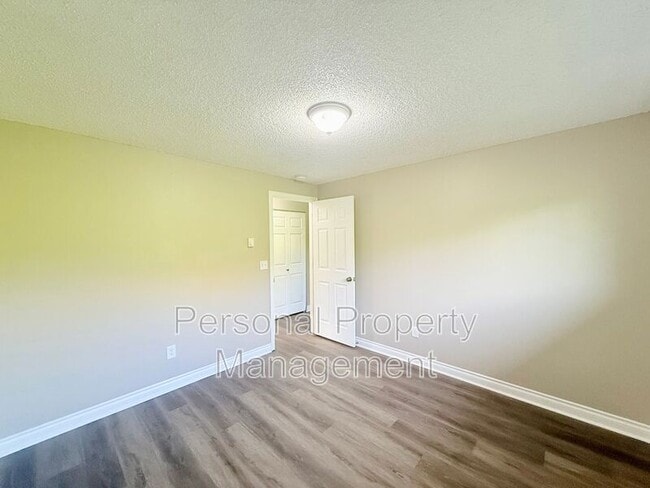 Building Photo - 906 Z St