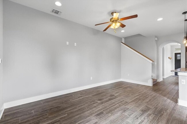 Building Photo - 6009 Baythorne Dr