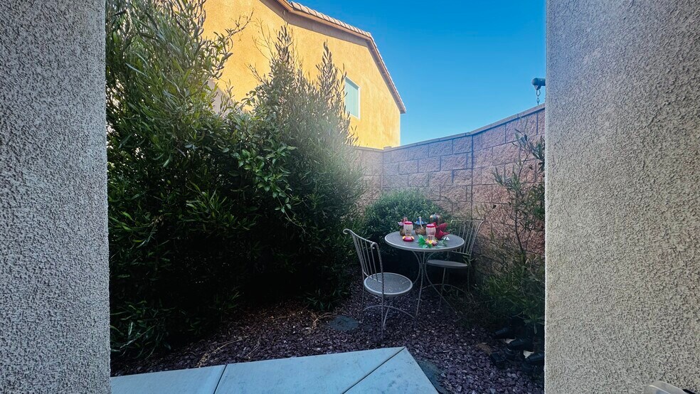 Building Photo - 1377 Provence Ct
