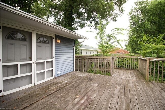 Building Photo - 1343 W 39th St