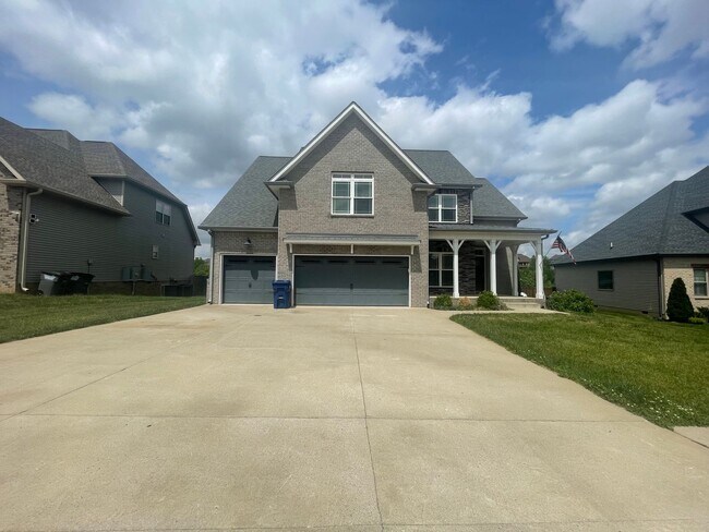 Building Photo - 5 Bedroom 3 1/2 Bath Home For Rent!