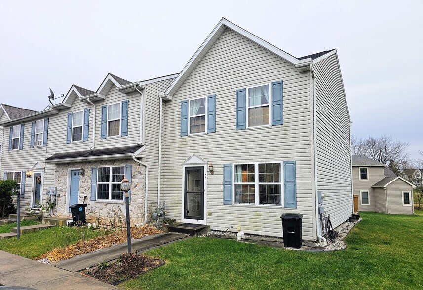 Building Photo - 71 Laurel Dr