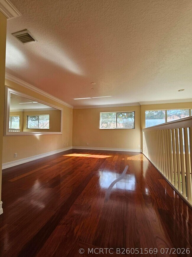 Building Photo - 7526 Pinewalk Dr S