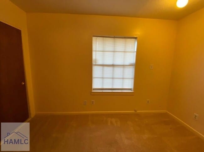 Building Photo - 262 Garden Cir