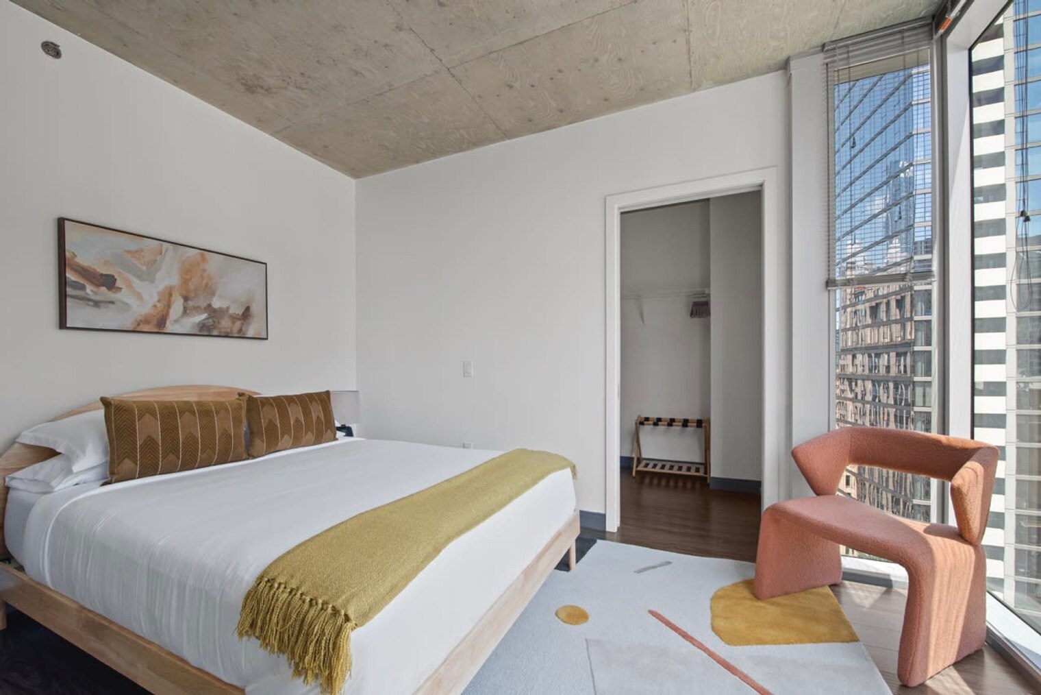 Building Photo - 236 W Lake St