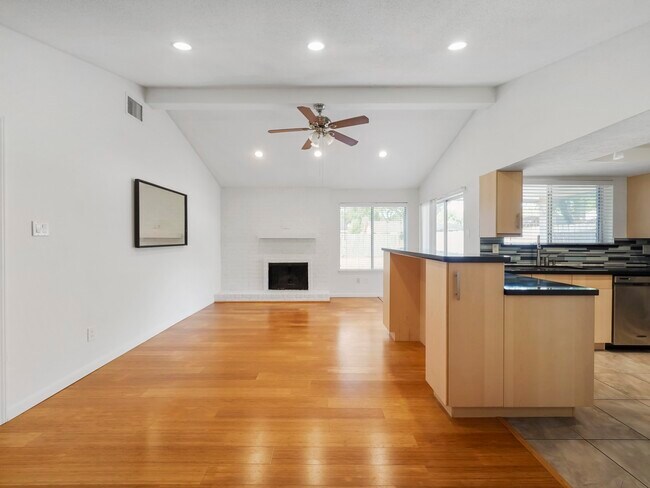 Building Photo - 1223 Bramblebury Dr