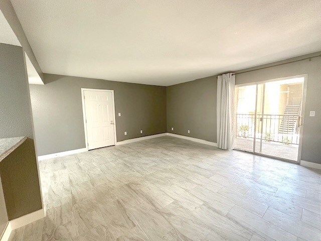 Building Photo - 5265 Indian River Dr