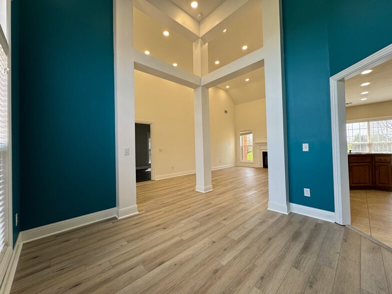 Building Photo - 806 Muscogee Way
