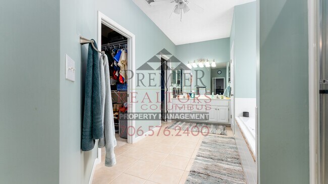 Building Photo - 9230 Garrett Creek Dr