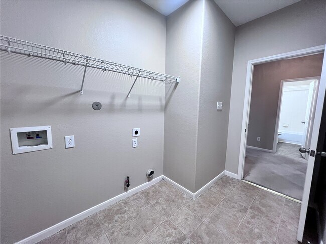 Building Photo - 11750 Pinemeade Ln