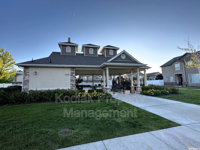 Building Photo - 548 Walton Dr