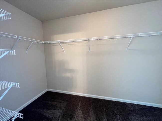 Building Photo - 3550 Golden Gate Ln