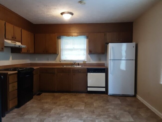 Building Photo - 6831 Buttermere Dr