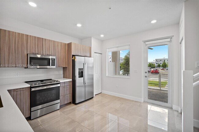 Building Photo - 10270 NW 66th St