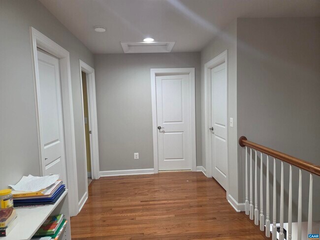Building Photo - 2441 Winthrop Dr