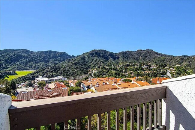 Views - 1694 Michael Ln