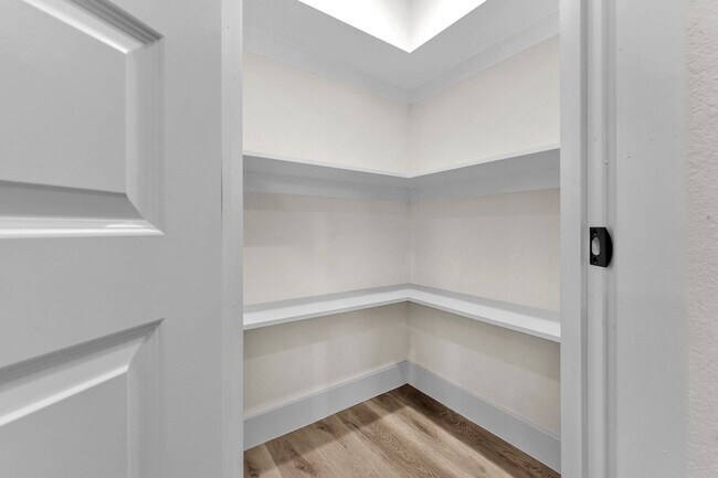 Building Photo - All Units Are Available With Brandnew Full Appliance Package