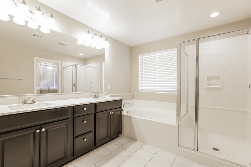 Building Photo - 7708 Twirling Yarn Ct