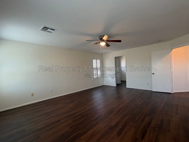 Building Photo - 6903 W Lawrence Ln