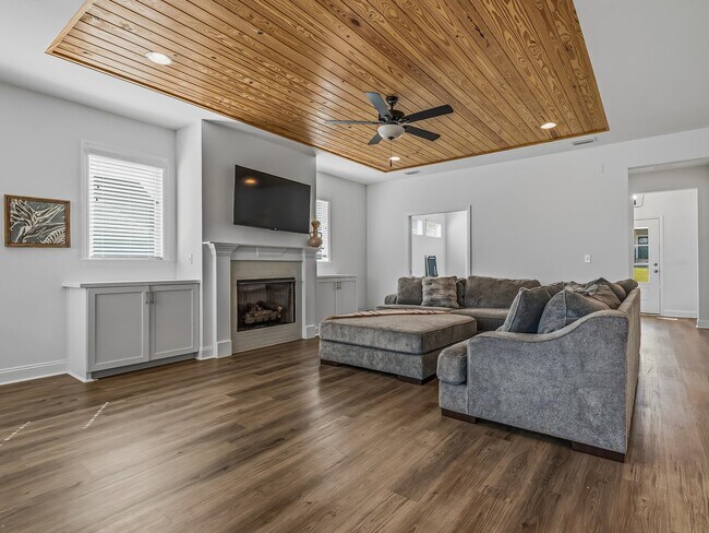 Building Photo - 3836 Ardmore Ln