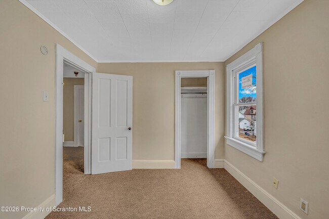 Building Photo - 1315-1319 Wyoming Ave