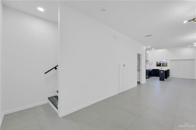 Building Photo - 23 N 28th St