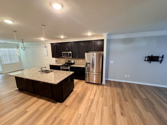 Building Photo - 106 Synandra Dr