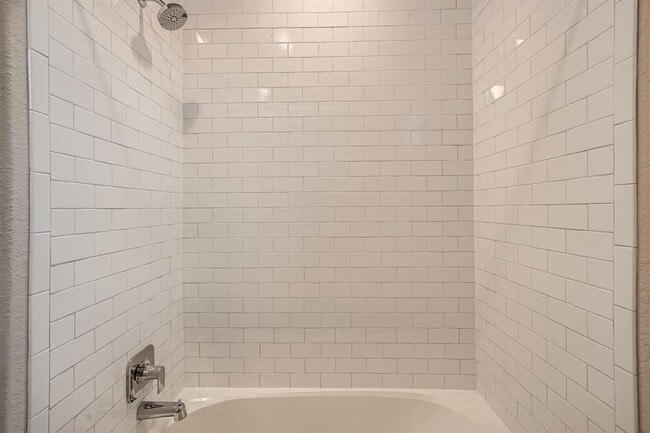 Building Photo - 2032 Wilsons Warbler Dr