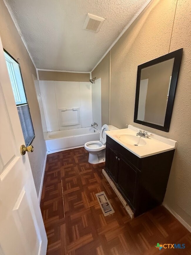 Building Photo - 519 Royal Oak Dr