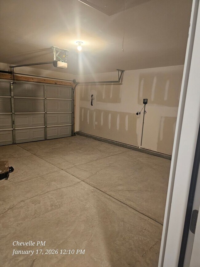 Building Photo - Brand New Gorgeous 3 bedroom 2 bath