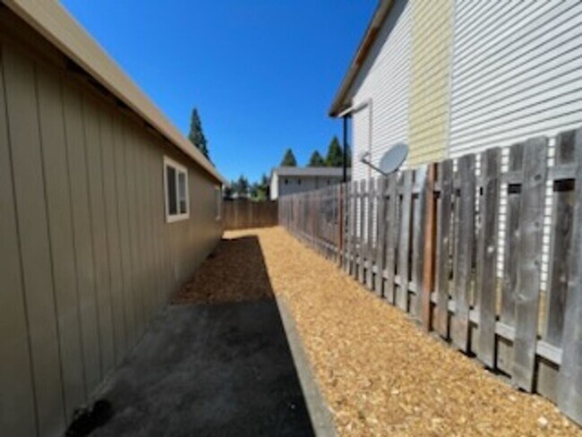 Building Photo - Newly Remodeled 3 Bedroom 1 Bathroom Ranch...