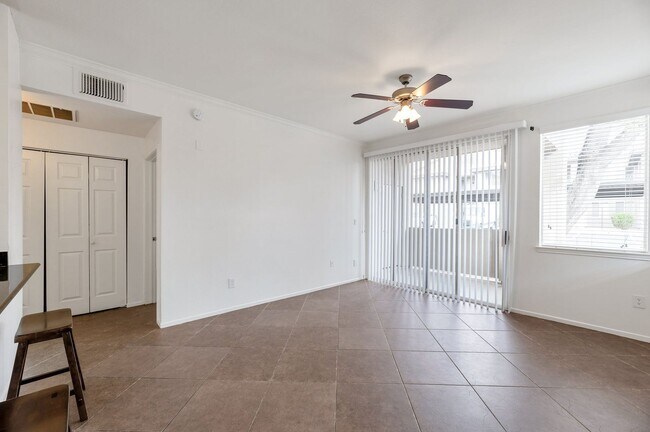 Building Photo - Upgraded first-floor condo in the sought-after Plaza Residences in Scottsdale!