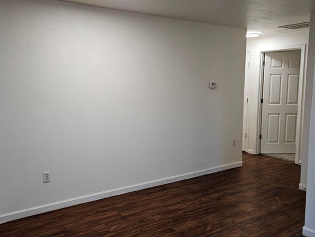 Building Photo - 3Bd/2Ba Single Story Home-Available soon!