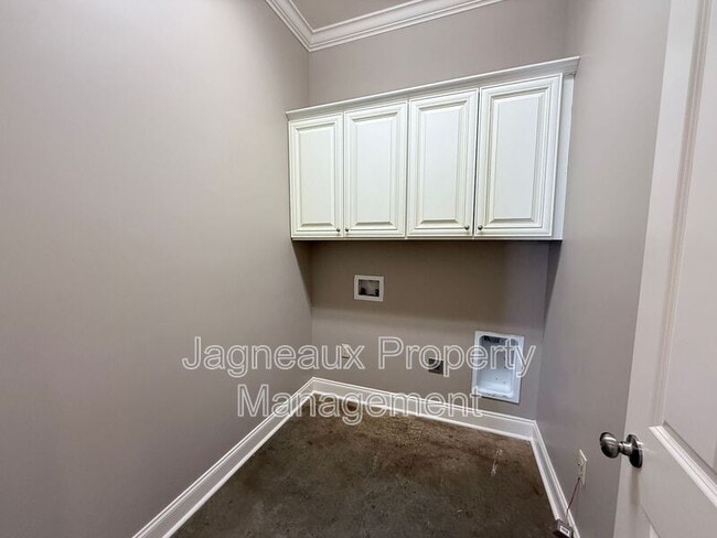 Building Photo - 119 Shallowford Dr