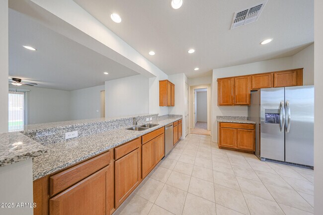 Building Photo - 7168 W Hedge Hog Pl