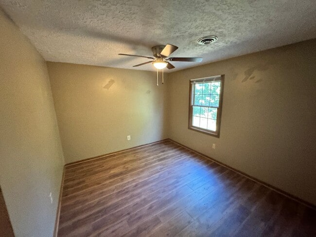 Building Photo - Townhome on West Side of Manhattan Availab...