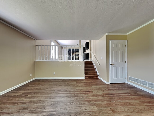 Building Photo - 6401 Sharps Ridge Ct