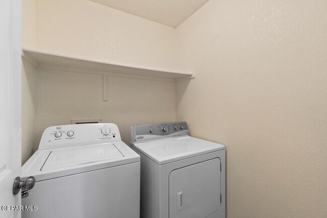 Building Photo - 14056 Tierra Venado Dr