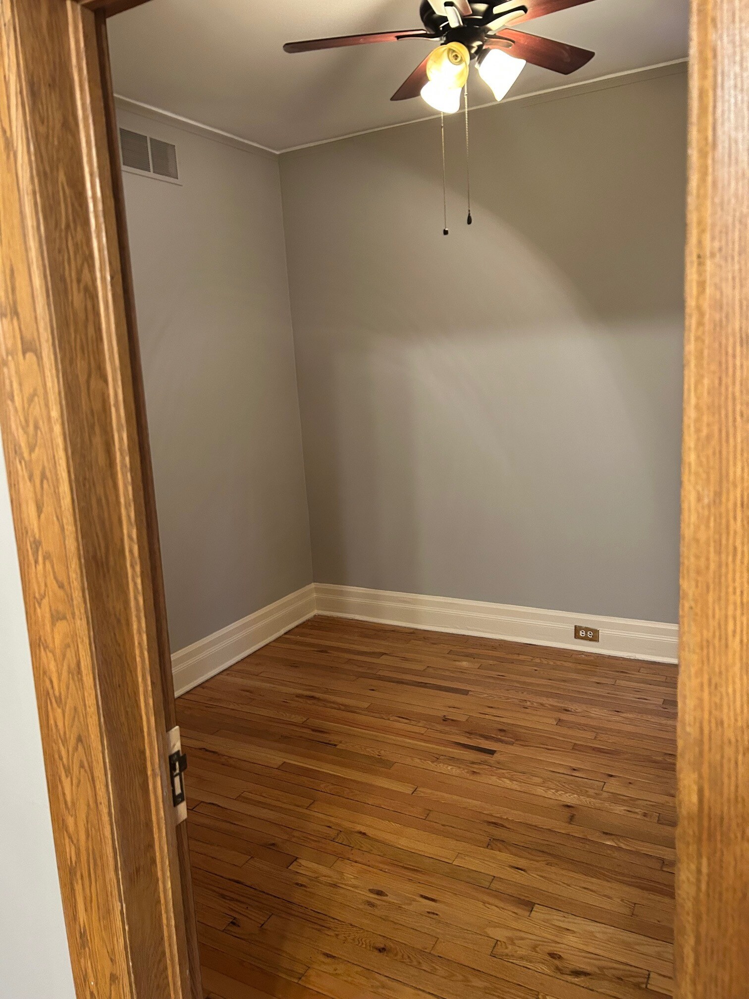 Bedroom #1 - 1075 Lakepointe St