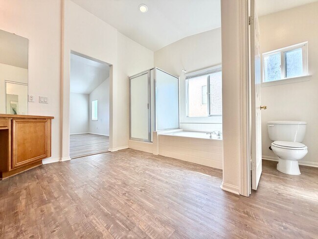 Building Photo - Spacious 3 Bedroom Home with Loft, Large Backyard & 2 Car Garage