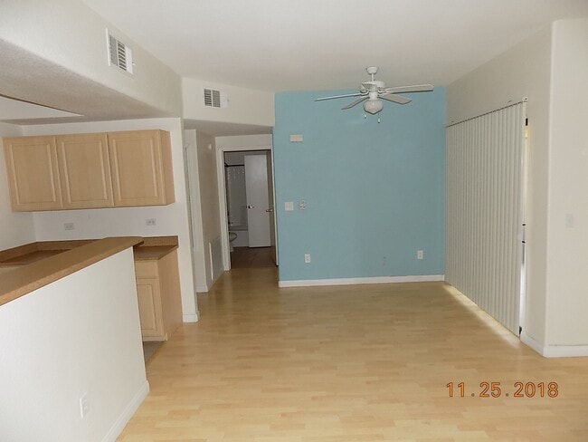 Building Photo - NW 1st floor condo