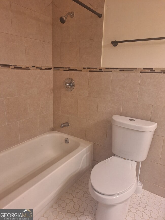 Building Photo - 1514 Stoneleigh Cir