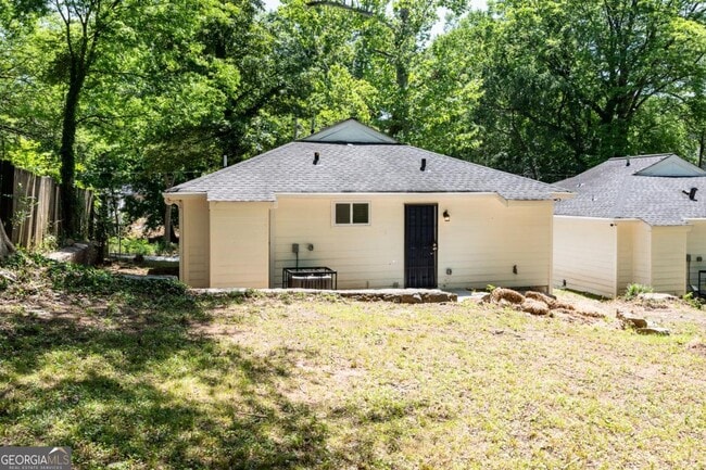 Building Photo - 452 Paines Ave NW