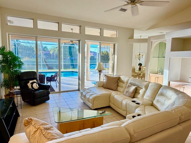 Building Photo - 11305 Longshore Way E